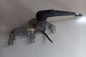 SUZUKI SWIFT IV MK7 MECHANIZM TYLNEJ WYCIERACZKI