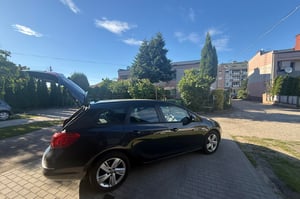 Opel Astra Kombi 2010