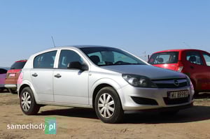 Opel Astra Hatchback 2011