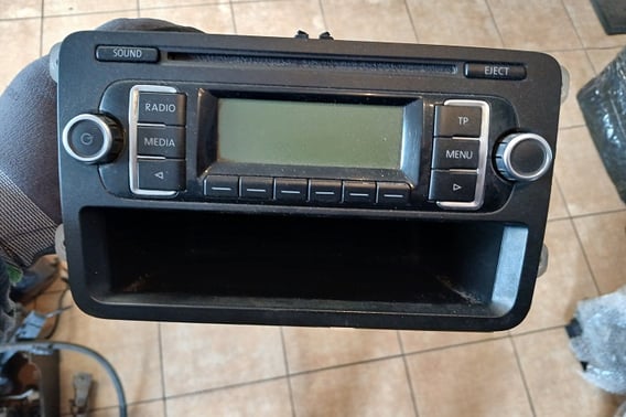 VW GOLF V PLUS RADIO FABRYCZNE 5M0035156A