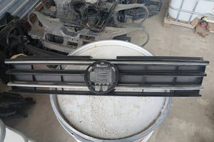 VW TIGUAN II 5NA GRILL ATRAPA 7H807101