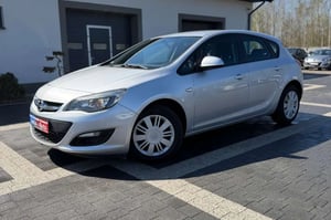 Opel Astra Hatchback 2013
