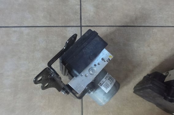 HYUNDAI TUCSON III POMPA ABS 58920-D7550