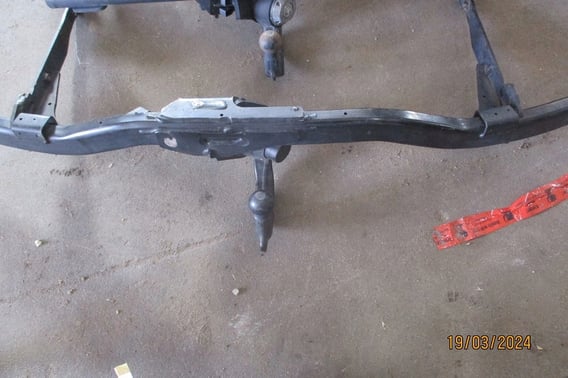 VW TIGUAN II 5N HAK HOLOWNICZY 5NA803881E