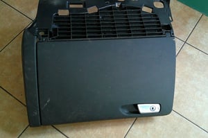 AUDI A4 B8 SCHOWEK PASAŻERA 8K1857035C