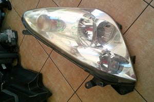 TOYOTA COROLLA VERSO 04-09 LAMPA PRZÓD PRAWA/LEWA EU