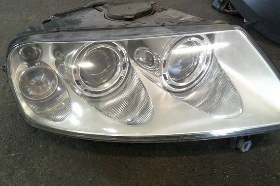 VW TOUAREG 7L LAMPA XENON PRZÓD PRAWA/LEWA 7L6941018BG EU