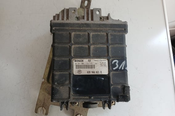 VW PASSAT B4 MODUŁ STEROWNIK SILNIKA 028906021B