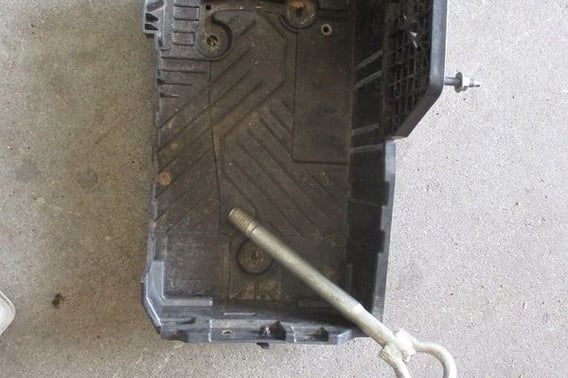 PEUGEOT 208 II 1,2THP SKRZYNKA AKUMULATORA
