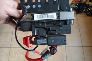 BMW 3 F90 KLEMA PLUSOWA ROZDZIELACZ PRĄDU 6936649-05