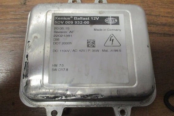 OPEL INSIGNIA A LIFT PRZETWORNICA XENON 5DV009932
