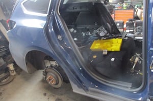 FORD FOCUS MK4 KOMBI BŁOTNIK TYŁ PRAWY/LEWY RJ IJ