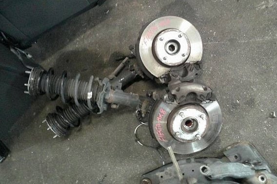 FORD FIESTA MK8 AMORTYZATOR ZWROTNICA PRZÓD PRAWA/LEWA H1BC18045AC