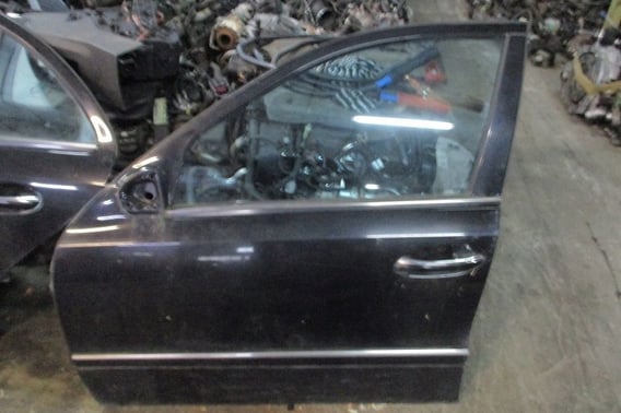 MERCEDES W211 DRZWI TYŁ PRAWE/LEWE C040