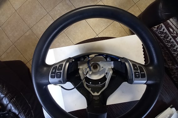 SUZUKI SWIFT III MK6 KIEROWNICA MULTIFUNKCYJNA GS12001880