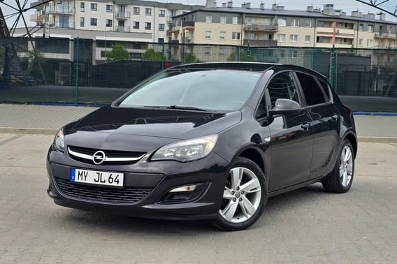 Opel Astra Hatchback 2013