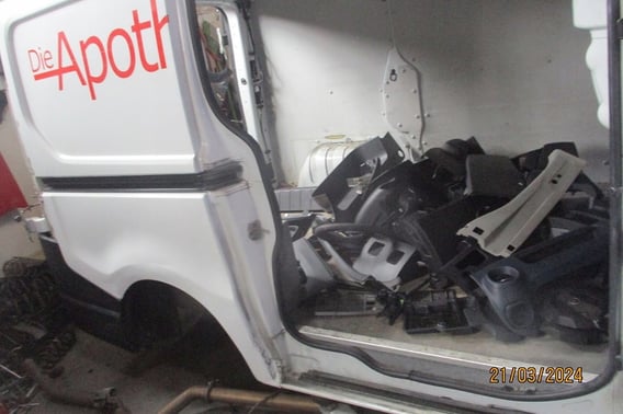 OPEL VIVARO B TRAFIC III BŁOTNIK TYŁ/PRZÓD PRAWY/LEWY L474 DV369