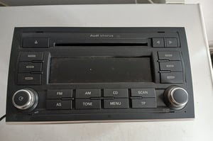 AUDI A4 B7 RADIO FABRYCZNE 8E0035152Q