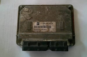 SEAT IBIZA II (6k) STEROWNIK SILNIKA 6K0906033B