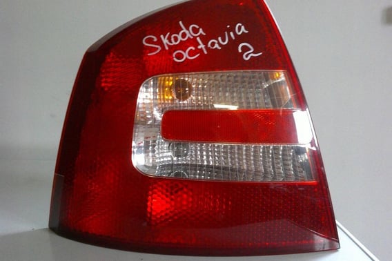 SKODA OCTAVIA LAMPA TYŁ LEWA 1Z5945095A