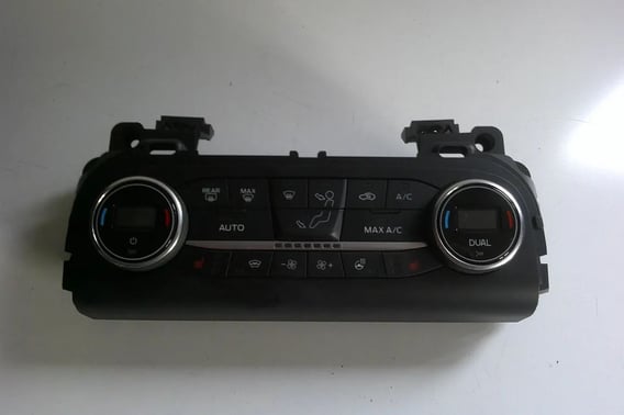 FORD KUGA MK3 PANEL NAWIEWU I KLIMATYZACJI LJ6T-18C612-HD