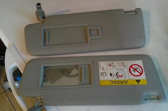AUDI A4 B9 OSŁONY PRZECIWSŁONECZNE KOMPLET P/L 8W0857551