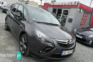 Opel Zafira Minivan 2012