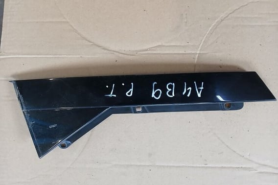 AUDI A4 B9 NAKŁADKA NA SŁUPEK PRAWY TYŁ 8W9839904A