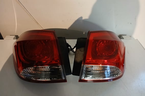 CHEVROLET CRUZE KOMBI LAMPA TYŁ PRAWA 95135585/95135584