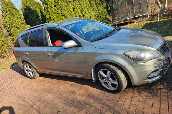 Kia Ceed Hatchback 2011