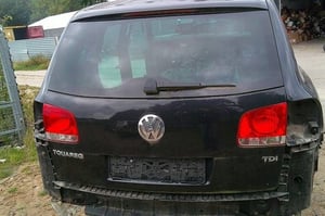 VW TOUAREG 7L KLAPA BAGAŻNIKA TYŁ LC9Z