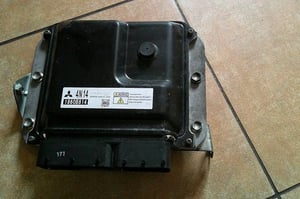 MITSUBISHI OUTLANDER III 2,2DI-D STEROWNIK SILNIKA 1860B814 275700-1722