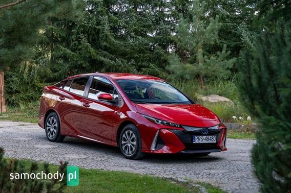 Toyota Prius Sedan 2021