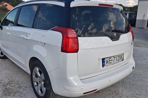Peugeot 5008 Minivan 2016