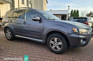 Mitsubishi Outlander SUV 2012