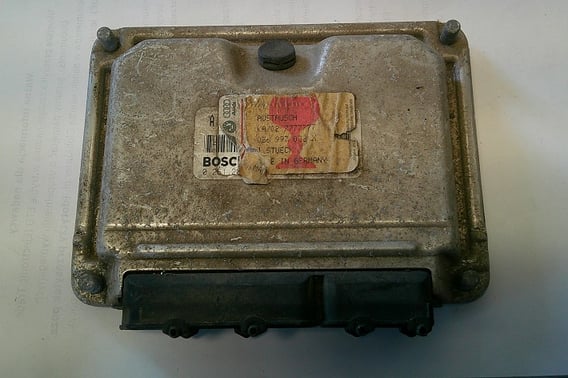 VW GOLF IV 1,4 16V STEROWNIK SILNIKA 036997032X