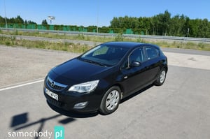 Opel Astra Hatchback 2012
