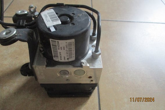 VOLVO V60 II POMPA ABS P31423348