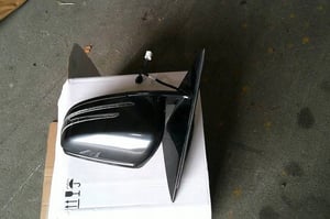 MERCEDES W212 LUSTERKO LEWE 9PIN C197 EU