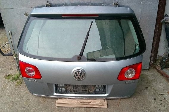 VW PASSAT B6 KOMBI KLAPA BAGAŻNIKA TYŁ LB5M