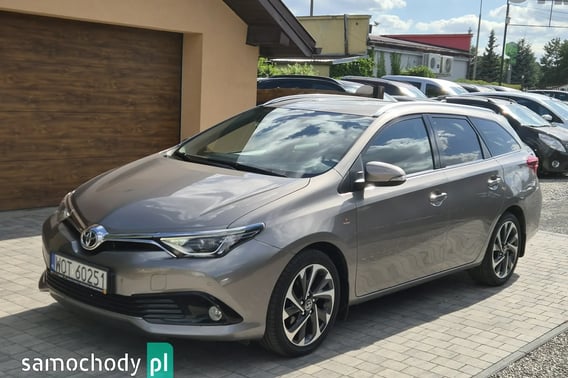 Toyota Auris Kombi 2015