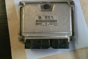 SKODA SUPERB 2,5TDI STEROWNIK SILNIKA 3U0907401