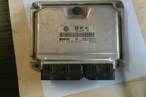 SKODA SUPERB 2,5TDI STEROWNIK SILNIKA 3U0907401