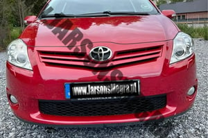 Toyota Auris Hatchback 2011