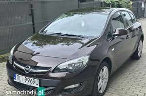 Opel Astra Hatchback 2012