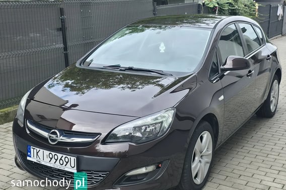 Opel Astra Hatchback 2012