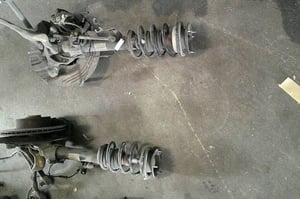 BMW X1 E84 2,0i AMORTYZATOR ZWROTNICA PRZÓD PRAWA/LEWA 6851333
