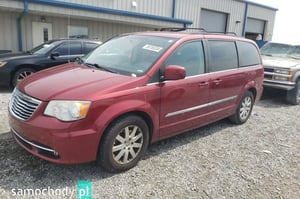 Chrysler Town & Country Minivan 2013