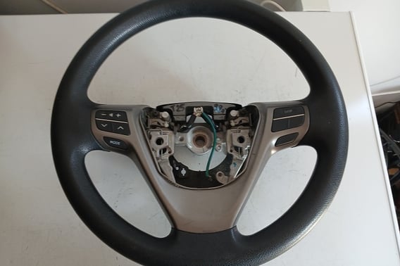 TOYOTA AVENSIS T27 KIEROWNICA MULTIFUNKCYJNA SKÓRA 45100-05550