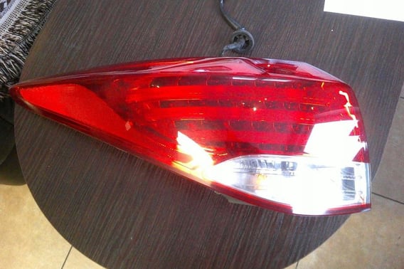 HYUNDAI I40 KOMBI LAMPA LEWA PRAWA TYŁ 92401-320